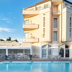 4* Hotel Grand